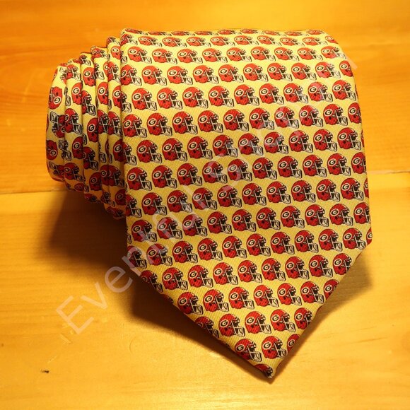 Vineyard Vines Georgia Bulldogs Football Helmet Silk Tie in Pale Yellow - Picture 2 of 4